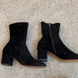 Elegant Black Heeled Boots